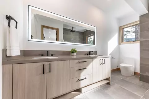 Bath - 225 Smiley Ct, Olympic Valley, CA 96146 photo 2 of 5