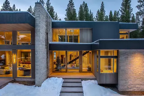 8142 Valhalla Dr, Truckee, CA 96161 photo 2
