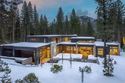 8142 Valhalla Dr, Truckee, CA 96161 photo 4