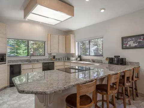 569 Beaver St, Kings Beach, CA 96143