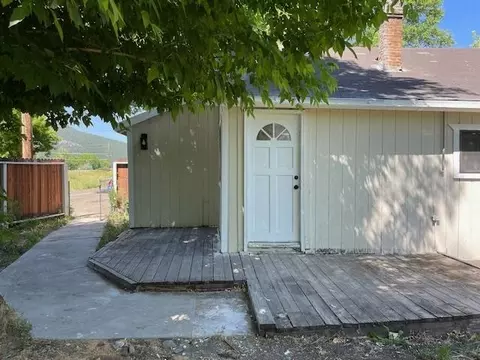 Exterior - 213 Willow St, Loyalton, CA 96118 photo 2 of 3