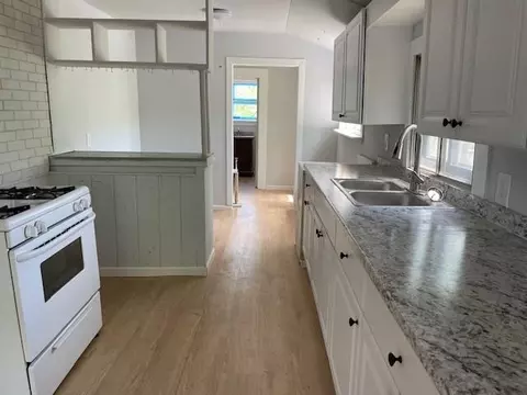 Entry Way - 213 Willow St, Loyalton, CA 96118 photo 3 of 3
