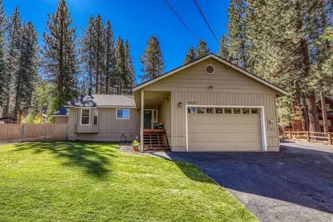 10537 Stone Pine Rd, Truckee, CA 96161
