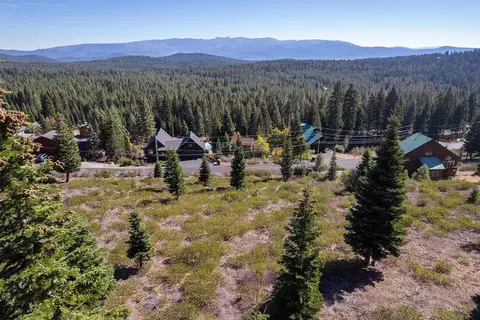 13038 Skislope Way, Truckee, CA 96161