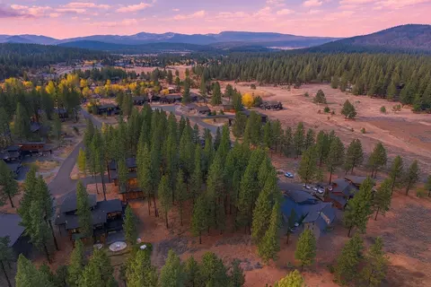 10703 Winchester Ct, Truckee, CA 96161