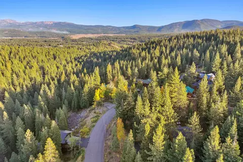 10785 Mougle Ln, Truckee, CA 96161
