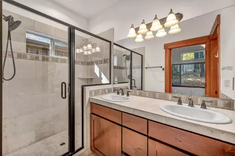 10237 Winter Creek Loop, Truckee, CA 96161 photo 18