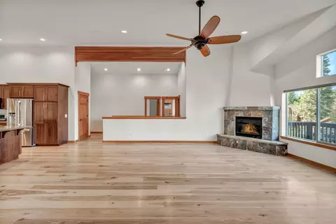 10237 Winter Creek Loop, Truckee, CA 96161 photo 6
