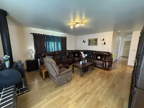 Living - 100 Patterson Ave, Loyalton, CA 96118 photo 2 of 3