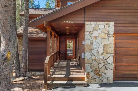 13226 Skiview Loop, Truckee, CA 96161 photo 2