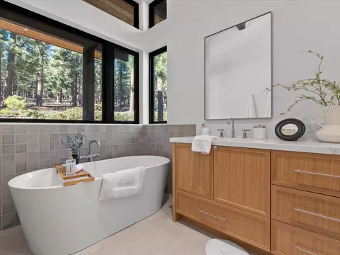 11630 Bottcher Loop, Truckee, CA 96161 photo 18