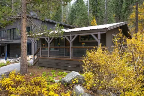 15321 S Shore Dr, Truckee, CA 96161