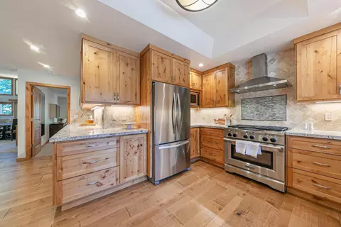 12686 Skiview Loop, Truckee, CA 96161 photo 5