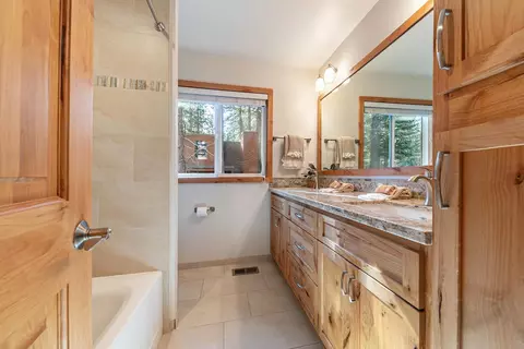 12686 Skiview Loop, Truckee, CA 96161 photo 13