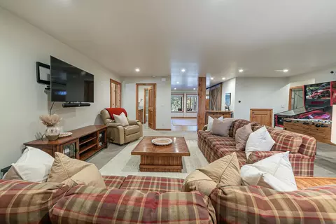 12686 Skiview Loop, Truckee, CA 96161 photo 17