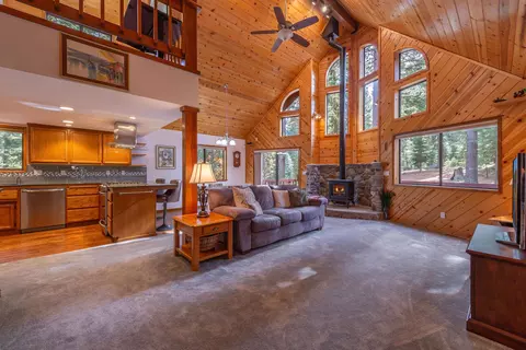 11151 Knotty Pine Dr, Truckee, CA 96161
