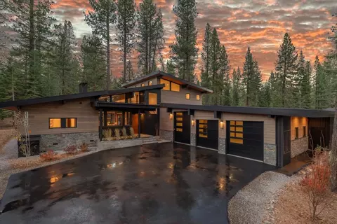 11226 Comstock Dr, Truckee, CA 96161