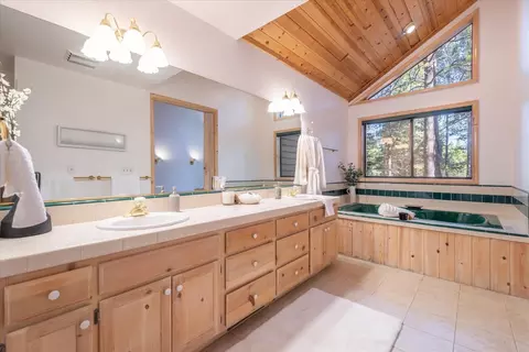 14036 Skiview Loop, Truckee, CA 96161 photo 15