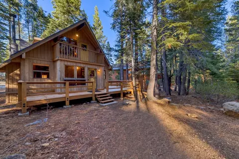 14527 Christie Ln, Truckee, CA 96161