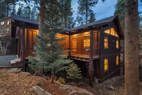 10480 Iris Rd, Truckee, CA 96161 photo 3