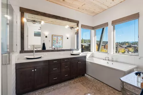 11658 Mcclintock Loop, Truckee, CA 96161 photo 8
