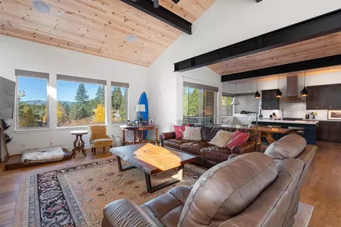 11658 Mcclintock Loop, Truckee, CA 96161 photo 3