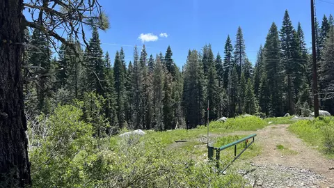 51460 Red Fir Dr, Soda Springs, CA 95728