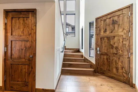 Entry Way - 10232 Modane Pl, Truckee, CA 96161 photo 1 of 2