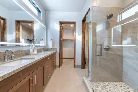 Bath - 10232 Modane Pl, Truckee, CA 96161 photo 1 of 3