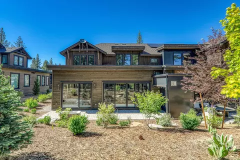 Exterior - 10232 Modane Pl, Truckee, CA 96161 photo 2 of 6