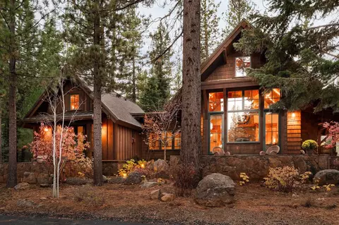 8455 Lahontan Dr, Truckee, CA 96161