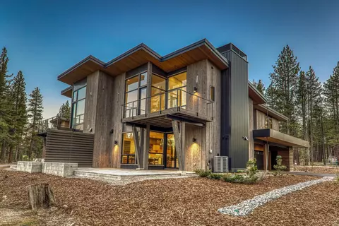 10061 Jakes Way, Truckee, CA 96161
