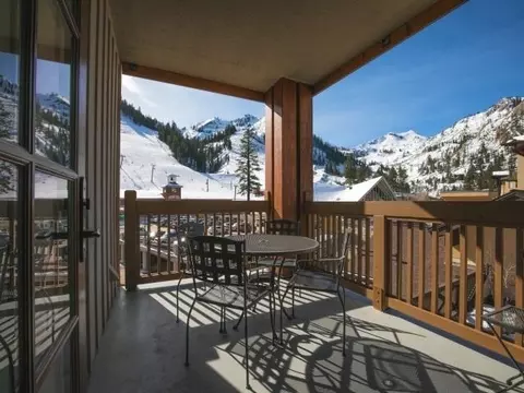 1850 Village South Rd #302, Olympic Valley, CA 96146