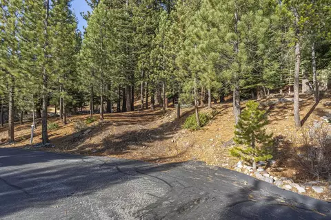 202 Hidden Lake Loop, Olympic Valley, CA 96146