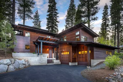 8750 Breakers Ct, Truckee, CA 96161