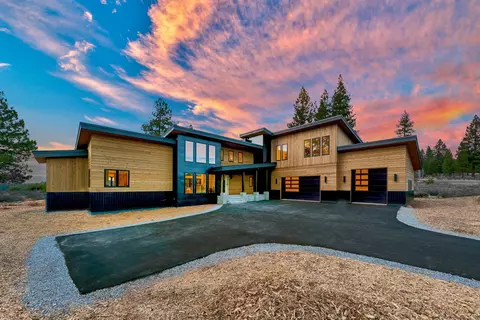10646 Tudor Ln, Truckee, CA 96161