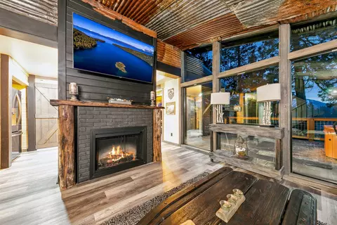 10068 Olympic Blvd, Truckee, CA 96161