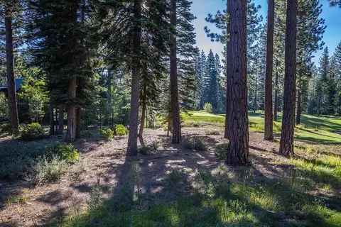 8775 Breakers Ct, Truckee, CA 96161 photo 4