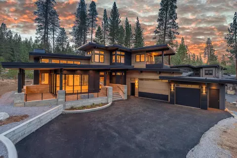 11720 Ghirard Rd, Truckee, CA 96161