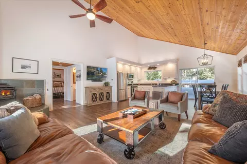 14654 Christie Ln, Truckee, CA 96161