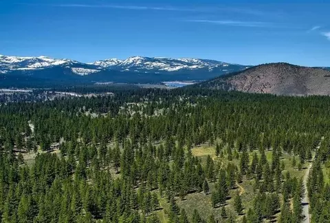 001 Martis Peak Rd, Truckee, CA 96161