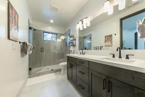 Bath - 10209 Modane Pl, Truckee, CA 96161 photo 2 of 4