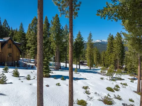 2532 Summit Pl, Truckee, CA 96161
