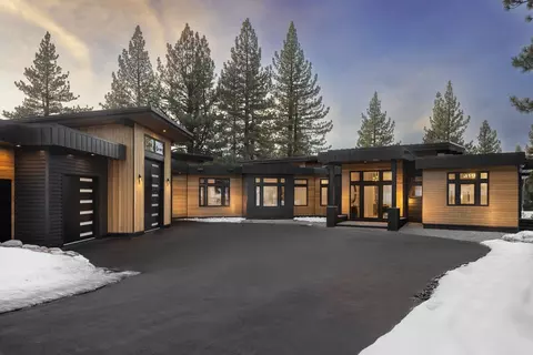 11633 Henness Rd, Truckee, CA 96161