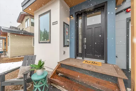 9548 Parker Ln, Truckee, CA 96161