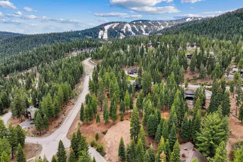 2301 Overlook Pl, Truckee, CA 96161
