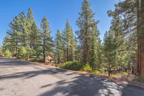 11925 Saddleback Dr, Truckee, CA 96161