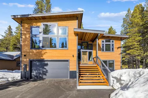 14820 Davos Dr, Truckee, CA 96161