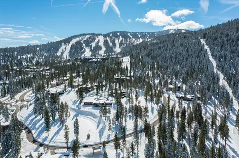 19065 Glades Pl, Truckee, CA 96161
