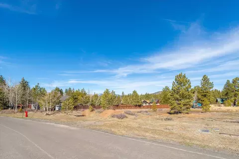 10536 Courtenay Ln, Truckee, CA 96161